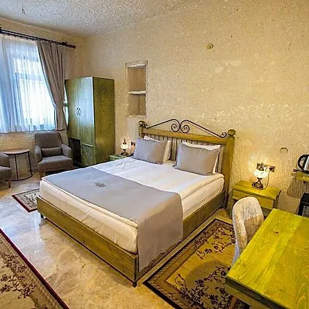 Hotel Majestic Cave House 4*