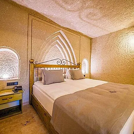 Hotel Majestic Cave House 4*