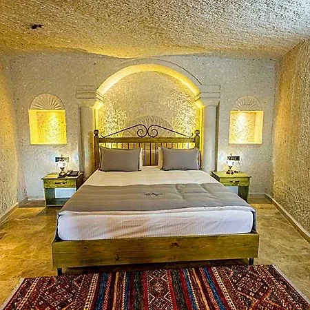 Hotel Majestic Cave House
