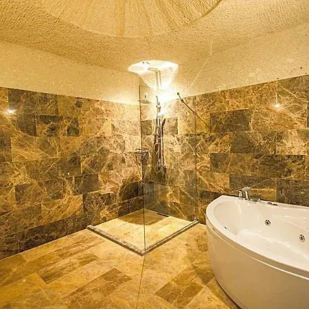Hotel Majestic Cave House