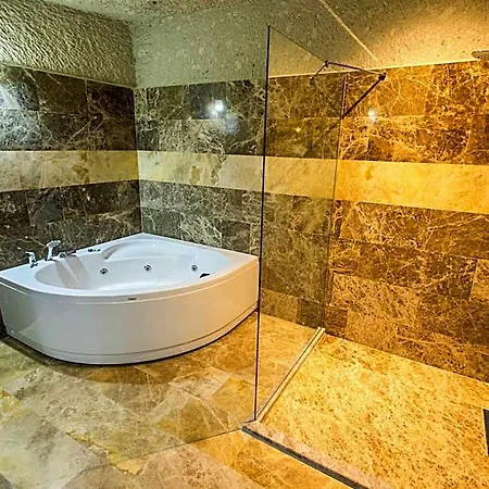 Hotel Majestic Cave House 4*