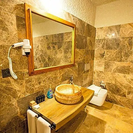 Majestic Cave House Hotel 4*
