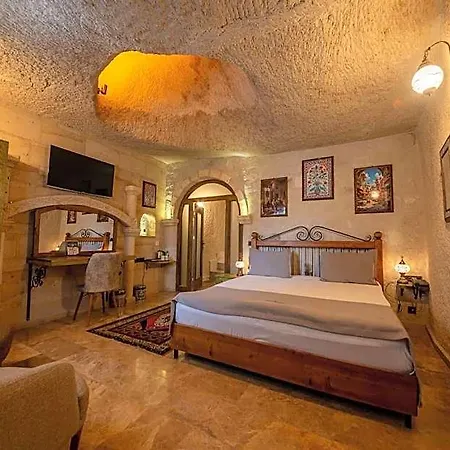 Majestic Cave House Hotel 4*