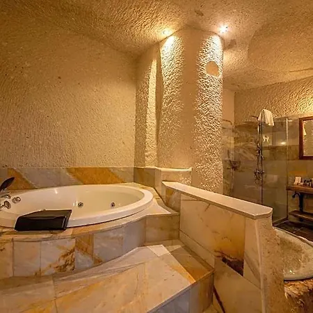 Majestic Cave House Hotel 4*