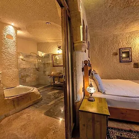 Hotel Majestic Cave House 4*