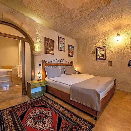 Hotel Majestic Cave House 4*