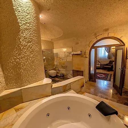 Majestic Cave House Hotel 4*