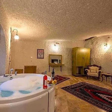Hotel Majestic Cave House 4*