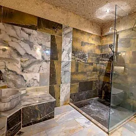 Majestic Cave House Hotel 4*