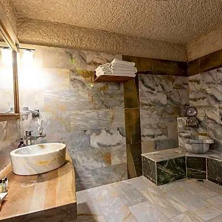 Hotel Majestic Cave House 4*